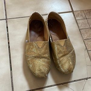 Toms gold glitter size 7